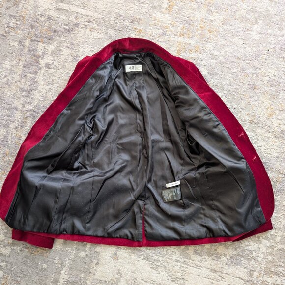 Boys H&M holiday red velvet blazer - Picture 4 of 4